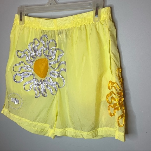 Nike Sportswear Project Uphoria Woven Daisy Yellow Sheer Nylon Shorts Size Small - Picture 3 of 16